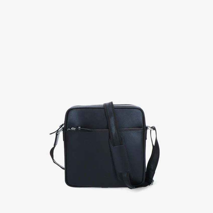 Cross-body Bags Designed to accompany your daily movement with style and functionality. Essential, light lines alternate with more structured, roomy models, crafted from quality leather and featuring meticulous attention to detail. Versatile accessories, ideal for adapting to the rhythm of the day with elegance and personality.